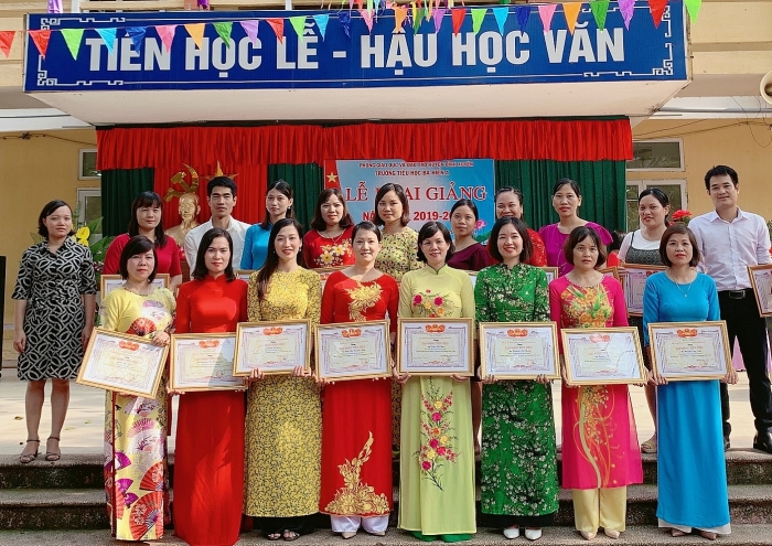 truong tieu hoc ba hien a xay dung truong chuan quoc gia muc do 2