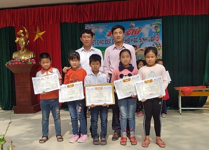 truong tieu hoc thien ke a dat chuan quoc gia muc do 2