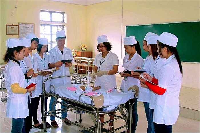 Trường Cao đẳng Y tế Phú Thọ đào tạo nguồn nhân lực y tế từ mô hình Trường học - Bệnh viện truong cao dang y te phu tho dao tao nguon nhan luc y te tu mo hinh truong hoc benh vien
