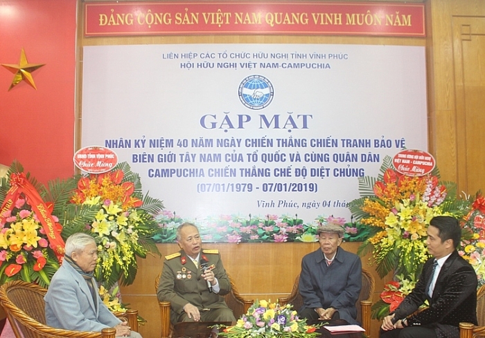 Liên hiệp các tổ chức hữu nghị tỉnh Vĩnh Phúc: 10 năm xây dựng và phát triển lien hiep cac to chuc huu nghi tinh vinh phuc 10 nam xay dung va phat trien