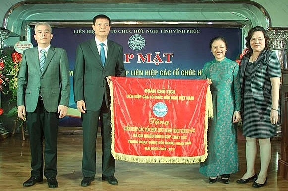 Kỷ niệm 10 năm thành lập Liên hiệp các tổ chức hữu nghị tỉnh Vĩnh Phúc ky niem 10 nam thanh lap lien hiep cac to chuc huu nghi tinh vinh phuc