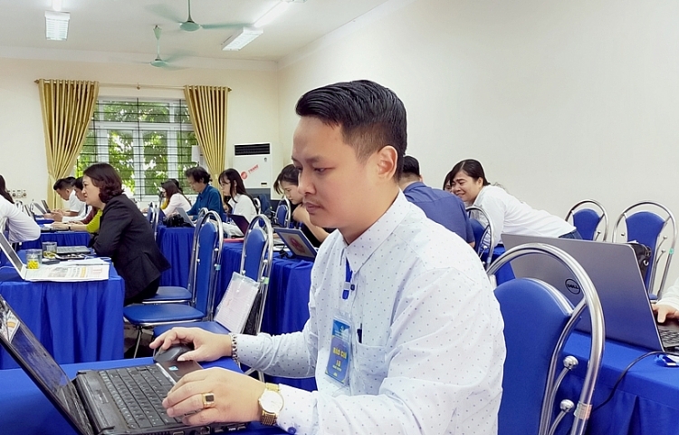 Hơn 60 phóng viên tác nghiệp tại Đại hội Đảng bộ tỉnh Phú Thọ nhiệm kỳ 2020 - 2025 Hơn 60 phóng viên tác nghiệp tại Đại hội Đảng bộ tỉnh Phú Thọ nhiệm kỳ 2020 - 2025
