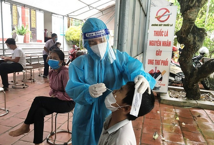 Huyện Lâm Thao thần tốc truy vết, khoanh vùng dập dịch COVID-19 Huyện Lâm Thao thần tốc truy vết, khoanh vùng dập dịch COVID-19