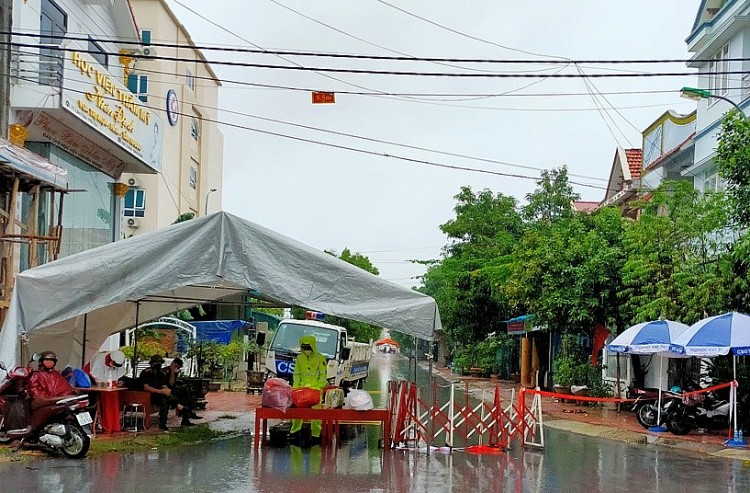 Huyện Lâm Thao thần tốc truy vết, khoanh vùng dập dịch COVID-19 Huyện Lâm Thao thần tốc truy vết, khoanh vùng dập dịch COVID-19