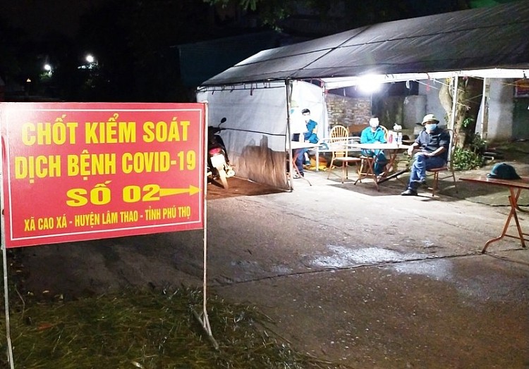 Huyện Lâm Thao thiết lập vùng phong tỏa cách ly y tế tạm thời 17 hộ dân khu 13, xã Cao Xá Huyện Lâm Thao thiết lập vùng phong tỏa cách ly y tế tạm thời 17 hộ dân khu 13, xã Cao Xá