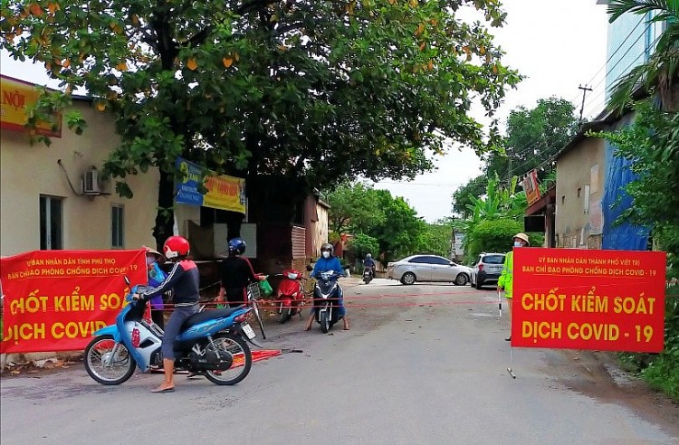 Tỉnh Phú Thọ thành lập Trạm Y tế lưu động tại xã Chu Hóa điều trị người nhiễm COVID-19 tại nhà Tỉnh Phú Thọ thành lập Trạm Y tế lưu động tại xã Chu Hóa điều trị người nhiễm COVID-19 tại nhà