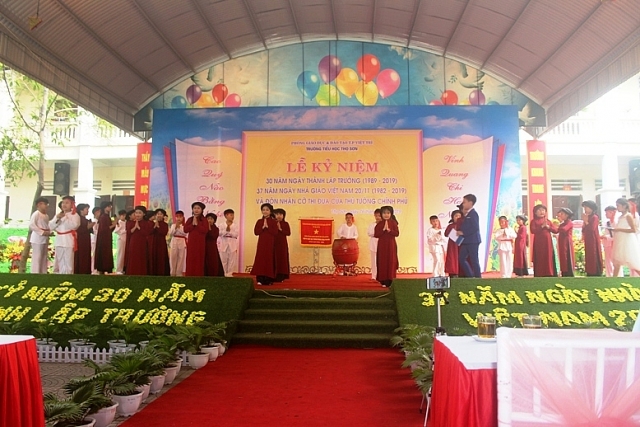 Phú Thọ: Nhiều trường học tổ chức long trọng ngày nhà giáo Việt Nam phu tho nhieu truong hoc to chuc tuyen truyen giao duc ngay nha giao viet nam