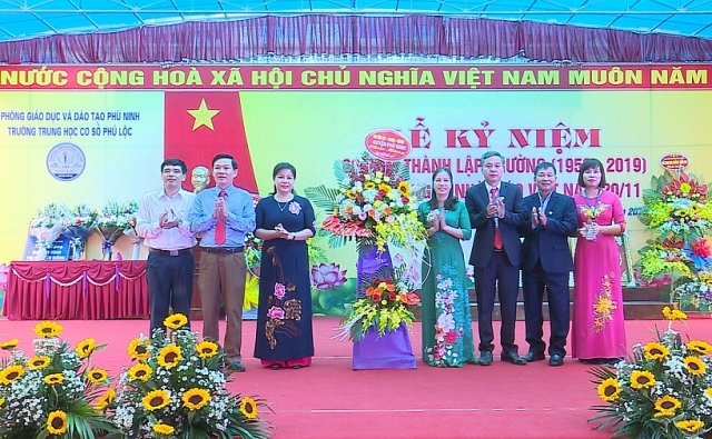 Phú Thọ: Nhiều trường học tổ chức long trọng ngày nhà giáo Việt Nam phu tho nhieu truong hoc to chuc tuyen truyen giao duc ngay nha giao viet nam