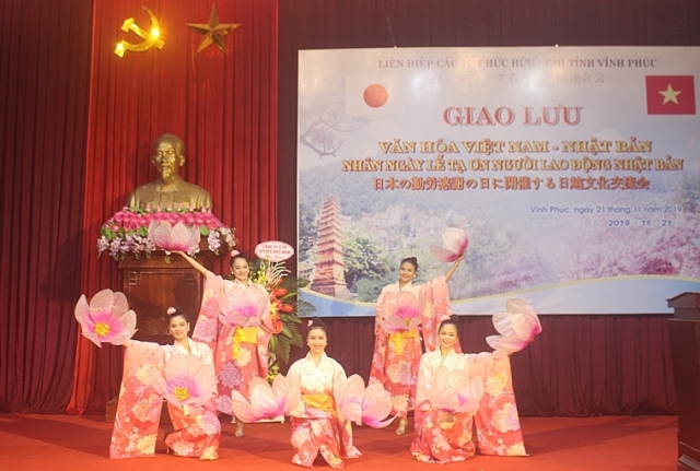 Giao lưu văn hoá Việt Nam – Nhật Bản nhân ngày Lễ tạ ơn người Lao động Nhật Bản vinh phuc giao luu van hoa viet nam nhat ban nhan ngay le ta on nguoi lao dong nhat ban