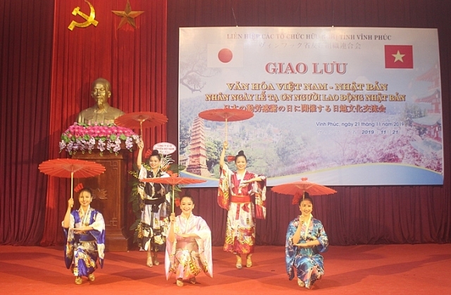 Giao lưu văn hoá Việt Nam – Nhật Bản nhân ngày Lễ tạ ơn người Lao động Nhật Bản vinh phuc giao luu van hoa viet nam nhat ban nhan ngay le ta on nguoi lao dong nhat ban