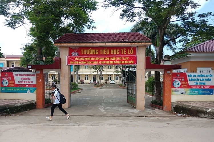 Vĩnh Phúc: “Cổng trường an toàn giao thông – thân thiện” ở trường Tiểu học Tề Lỗ Vĩnh Phúc: “Cổng trường an toàn giao thông – thân thiện” ở trường Tiểu học Tề Lỗ