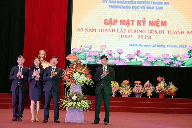 Phòng Giáo dục và Đào tạo huyện Thanh Ba: 60 năm xây dựng và phát triển phong giao duc va dao tao huyen thanh ba 60 nam xay dung va phat trien