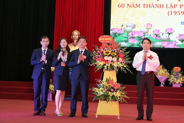 Phòng Giáo dục và Đào tạo huyện Thanh Ba: 60 năm xây dựng và phát triển phong giao duc va dao tao huyen thanh ba 60 nam xay dung va phat trien