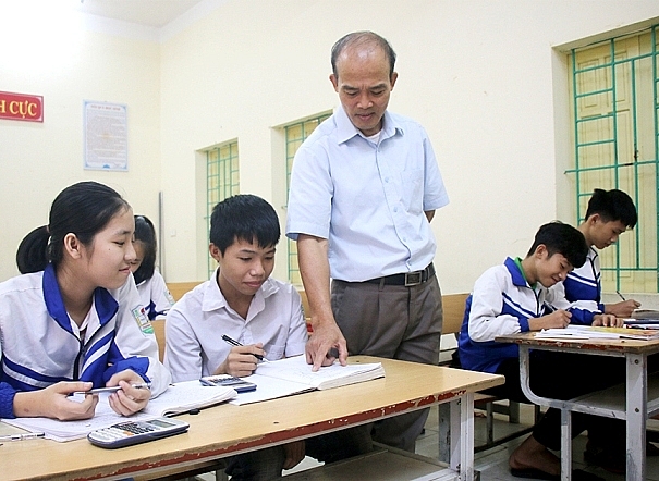 Phòng Giáo dục và Đào tạo huyện Thanh Ba: 60 năm xây dựng và phát triển phong giao duc va dao tao huyen thanh ba 60 nam xay dung va phat trien