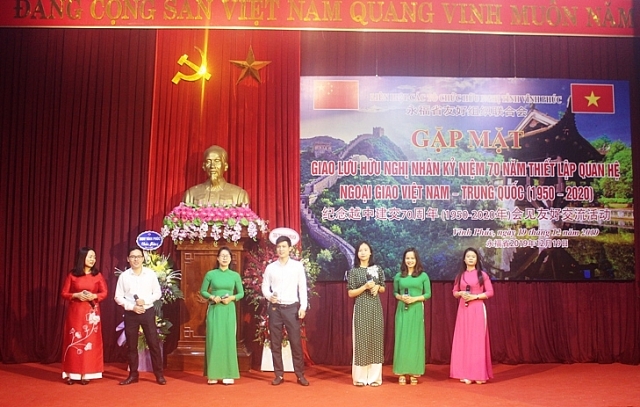 Vĩnh Phúc giao lưu hữu nghị kỷ niệm 70 năm thiết lập quan hệ ngoại giao Việt Nam - Trung Quốc giao luu huu nghi ky niem 70 nam thiet lap quan he ngoai giao viet nam trung quoc