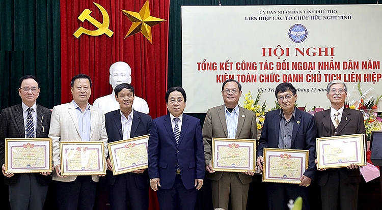 Ông Dư Văn Quảng được bầu làm Chủ tịch Liên hiệp các tổ chức hữu nghị tỉnh Phú Thọ Ông Dư Văn Quảng được bầu làm Chủ tịch Liên hiệp các tổ chức hữu nghị tỉnh Phú Thọ