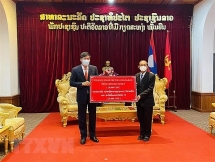 ខេត្ត Quang Ninh ជួយឧបត្ថម្ភខេត្ត Luang Prabang (ឡាវ) ក្នុងការបង្ការ និងប្រយុទ្ធប្រឆាំងនឹងជំងឺកូវីដ-១៩
