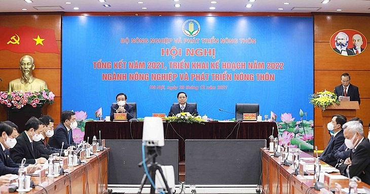 លោកនាយករដ្ឋមន្ត្រី Pham Minh Chinh បានចូលរួមសន្និសីទអនឡាញទូទាំងប្រទេស បូកសរុបការងារឆ្នាំ ២០២១ និងអនុវត្តផែនការឆ្នាំ ២០២២ នៃវិស័យកសិកម្ម និងអភិវឌ្ឍន៍ជនបទ (រូបថត៖ TTXVN) លោកនាយករដ្ឋមន្ត្រី Pham Minh Chinh បានចូលរួមសន្និសីទអនឡាញទូទាំងប្រទេស បូកសរុបការងារឆ្នាំ ២០២១ និងអនុវត្តផែនការឆ្នាំ ២០២២ នៃវិស័យកសិកម្ម និងអភិវឌ្ឍន៍ជនបទ (រូបថត៖ TTXVN)