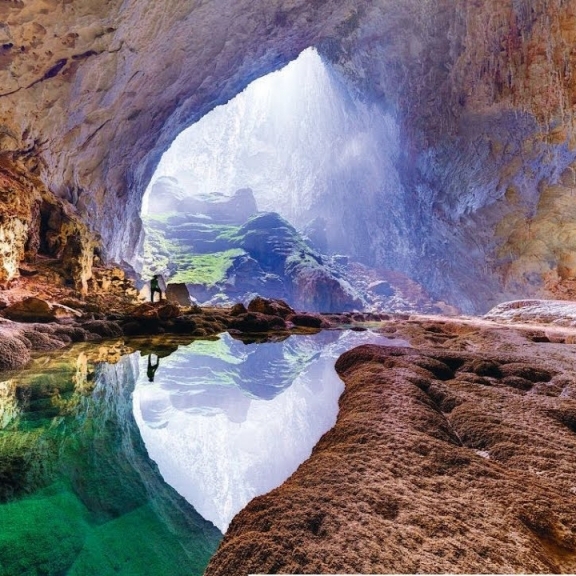 ឧទ្យានជាតិ Phong Nha Ke Bang ស្ថិតនៅភាគខាងជើងជួរភ្នំ Truong Son ស្រុក Bo Trach ខេត្ត Quang Binh ត្រូវបាន អង្គការវិទ្យាសាស្ត្រ អប់រំ និងវប្បធម៌នៃអង្គការសហប្រជាជាតិ (UNESCO) ទទួលស្គាល់ជាបេតិកភណ្ឌធម្មជាតិពិភពលោក។ (រូបថត៖ travelsgcc)