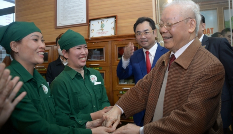 អគ្គលេខាបក្ស លោក Nguyen Phu Trong ចុះទស្សនាសហករណ៍តែ Hao Dat ខេត្ត Thai Nguyen។ អគ្គលេខាបក្ស លោក Nguyen Phu Trong ចុះទស្សនាសហករណ៍តែ Hao Dat ខេត្ត Thai Nguyen។