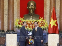 ប្រធានរដ្ឋវៀតណាមលោក Vo Van Thuong អញ្ជើញទទួលជួបឧបនាយករដ្ឋមន្ត្រីកម្ពុជាលោក នេត សាវឿន
