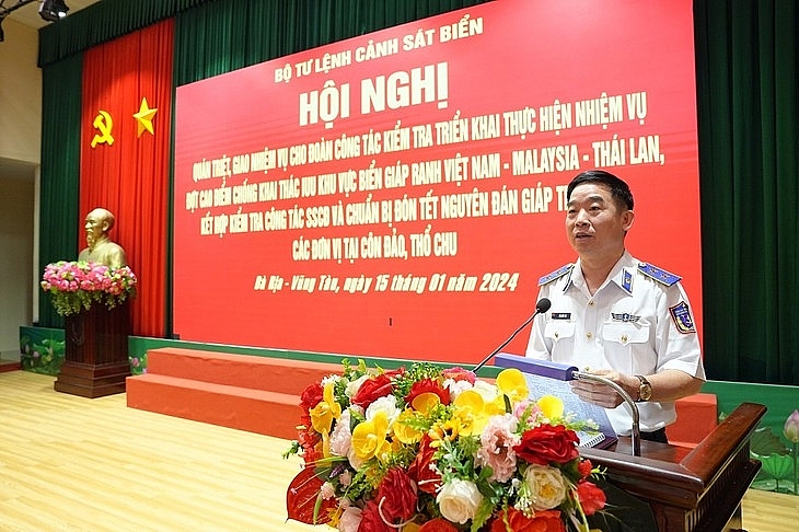 លោកឧត្តមសេនីយទោ Bui Quoc Oai អញ្ជើញថ្លែងមតិ។