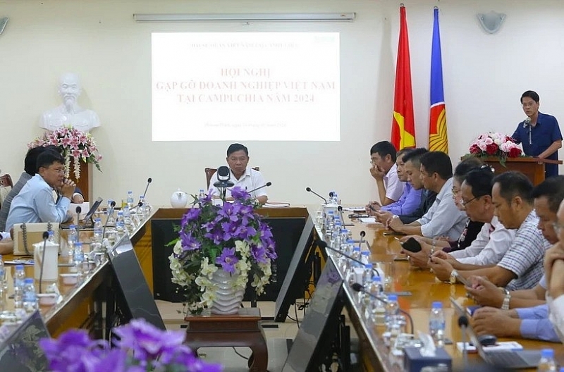 ស្ថានទូតវៀតណាមនៅទីក្រុងភ្នំពេញ បានប្រព្រឹត្តទៅកិច្ចប្រជុំជាមួយធុរកិច្ចវៀតណាមនៅកម្ពុជាឆ្នាំ ២០២៤