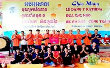 រួម​ជា​មួយ​ជន​រួម​ជាតិ​ខ្មែរ​អភិរក្ស​វប្ប​ធម៌​ប្រ​ពៃ​ណី