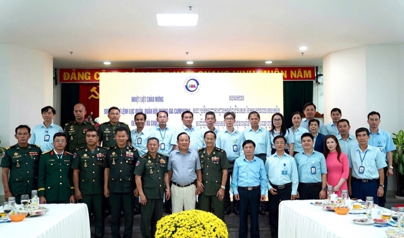 ប្រតិភូថតរូបជាអនុស្សាវរីយ៍ ប្រតិភូថតរូបជាអនុស្សាវរីយ៍