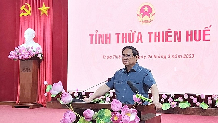 នាយករដ្ឋមន្ត្រីវៀតណាម លោក Pham Minh Chinh ថ្លែងក្នុងជំនួបធ្វើការជាមួយថ្នាក់ដឹកនាំខេត្ត Thua Thien Hue។ នាយករដ្ឋមន្ត្រីវៀតណាម លោក Pham Minh Chinh ថ្លែងក្នុងជំនួបធ្វើការជាមួយថ្នាក់ដឹកនាំខេត្ត Thua Thien Hue។