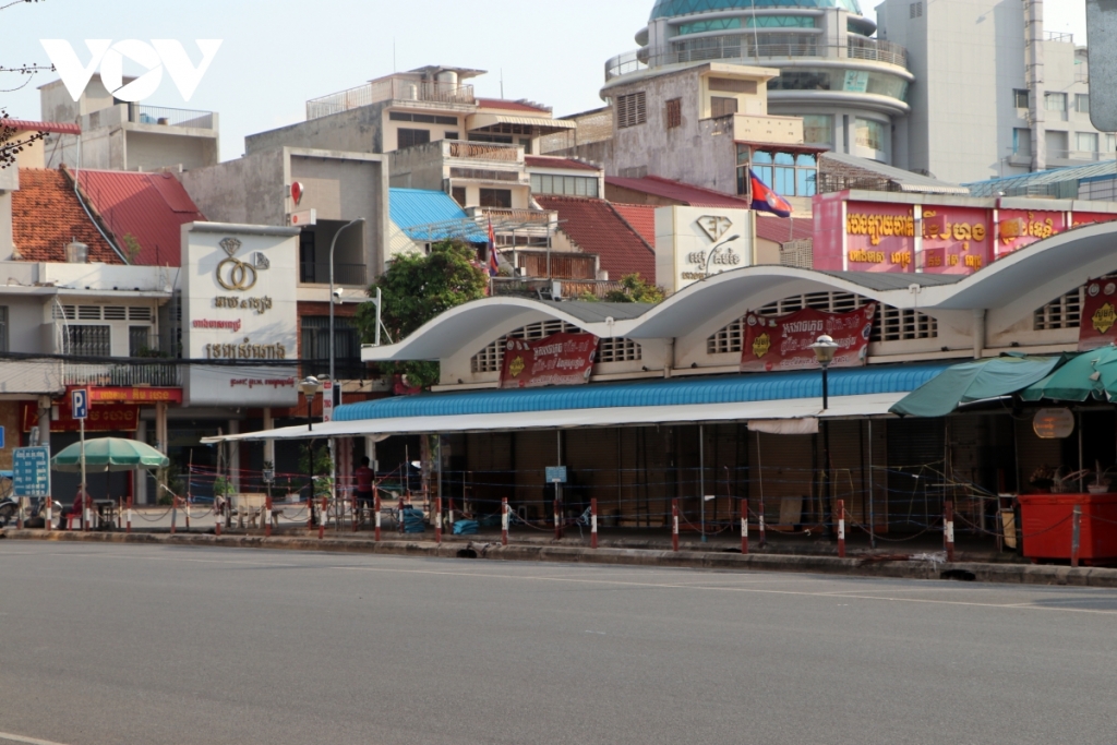 រាជធានីភ្នំពេញនៅថ្ងៃដំបូងនៃការបិទខ្ទប់