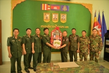 កងទ័ពការពារព្រំដែនខេត្ត Kien Giang (វៀតណាម) អញ្ជើញទៅសួរសុខទុក្ខ ជូនពរឆ្នាំថ្មីប្រពៃណីជាតិខ្មែរ ជូនចំពោះកងកម្លាំងប្រដាប់អាវុធកម្ពុជា
