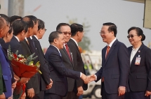 លោកប្រធានរដ្ឋ Vo Van Thuong អញ្ជើញមកដល់ទីក្រុងវៀងចន្ទន៍ ចាប់ផ្តើមដំណើរទស្សនកិច្ចជាផ្លូវការនៅឡាវ