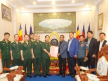 កងទ័ពប្រជាជនវៀតណាម អញ្ជើញទៅសួរសុខទុក្ខ និងជូនពរចូលឆ្នាំថ្មីប្រពៃណីជាតិខ្មែរ នៅកម្ពុជា