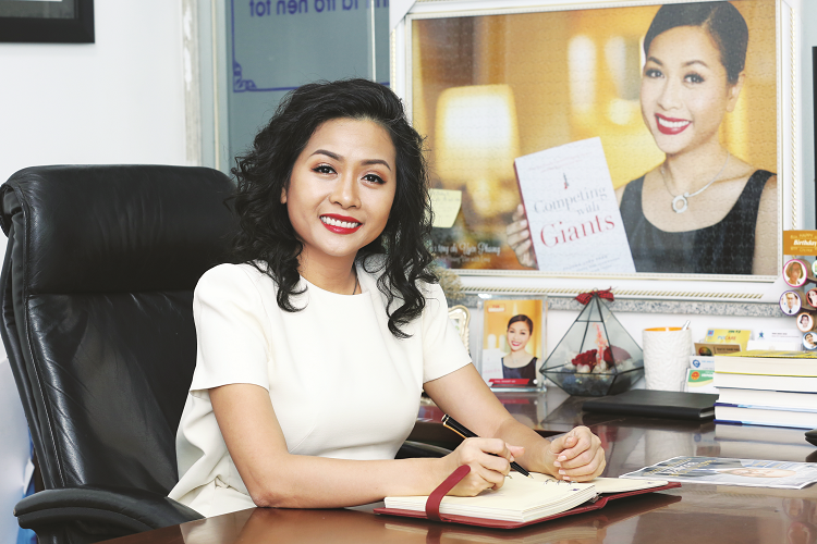 អ្នកស្រី Tran Uyen Phuong គឺជាកូនស្រីរបស់ម្ចាស់ក្រុមហ៊ុន Tan Hiep Phat Group ដ៏ល្បីល្បាញនៅប្រទេសវៀតណាម អ្នកស្រី Tran Uyen Phuong គឺជាកូនស្រីរបស់ម្ចាស់ក្រុមហ៊ុន Tan Hiep Phat Group ដ៏ល្បីល្បាញនៅប្រទេសវៀតណាម