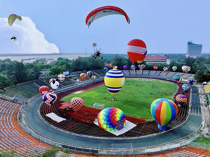 ធពិធីបើកមហោស្រពបាឡុងខ្យល់ ឆ្នាំ ២០២៣ ក្រោមប្រធានបទ «ហោះឡើង Can Tho! មោទនភាពស្រុកកំណើតនៃអង្ករស និងទឹកថ្លា»