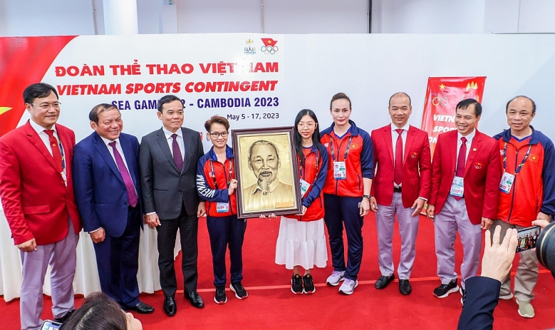ឧបនាយករដ្ឋមន្ត្រីលោក Tran Luu Quang លើកទឹកចិត្តដល់ស្មារតីប្រកួតរបស់ប្រតិភូកីឡាវៀតណាម