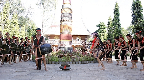 ពិធីបួងសួងសុំសេចក្តីសុខ-សម្រស់វប្បធម៌របស់ជនជាតិ Ba Na (វៀតណាម)