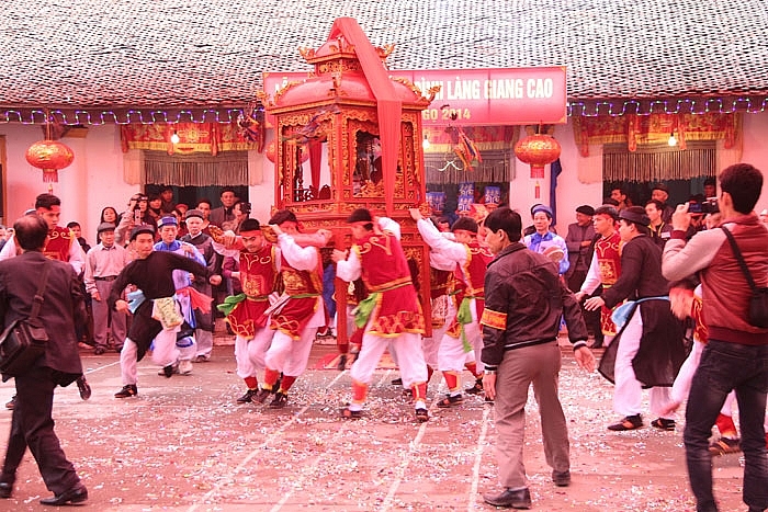 ពិធីដង្ហែសង្ឃឹកបង្វិលនៅភូមិយ៉ាងកាវ (វៀតណាម)