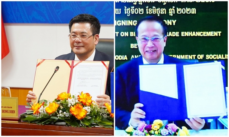 លោក Nguyen Hong Dien រដ្ឋមន្ត្រីក្រសួងឧស្សាហកម្ម និងពាណិជ្ជកម្មវៀតណាម និងលោក ប៉ាន សូរស័ក្តិ រដ្ឋមន្ត្រីក្រសួងពាណិជ្ជកម្មកម្ពុជា បានចុះហត្ថលេខាលើកិច្ចសម្របសម្រួលជំរុញពាណិជ្ជកម្មទ្វេភាគីរវាងរាជរដ្ឋាភិបាលនៃព្រះរាជាណាចក្រកម្ពុជា និងរដ្ឋាភិបាលនៃសាធារណរដ្ឋសង្គមនិយមវៀតណាម សម្រាប់ឆ្នាំ២០២៣-២០២៤ តាមប្រព័ន្ធវីដេអូ