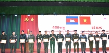 ទីក្រុងហាណូយ (វៀតណាម)៖ ពិធីបិទវគ្គបណ្តុះបណ្តាលជំនាញវិទ្យុ និងទូរទស្សន៍ ដល់កងយោធពលខេមរភូមិន្ទ