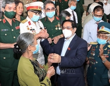 លោកនាយករដ្ឋមន្រ្តី Pham Minh Chinh៖ បន្តផ្តោតយកចិត្តទុកដាក់បន្ថែមទៀតចំពោះការងារតបស្នងសង់គុណ