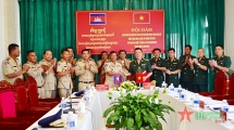 កងទ័ពការពារព្រំដែនខេត្ត Dak Lak (វៀតណាម) និងស្នងការដ្ឋានគរបាលខេត្តមណ្ឌលគិរី សហការការពារសន្តិសុខ និងសណ្ដាប់ធ្នាប់តាមព្រំដែន