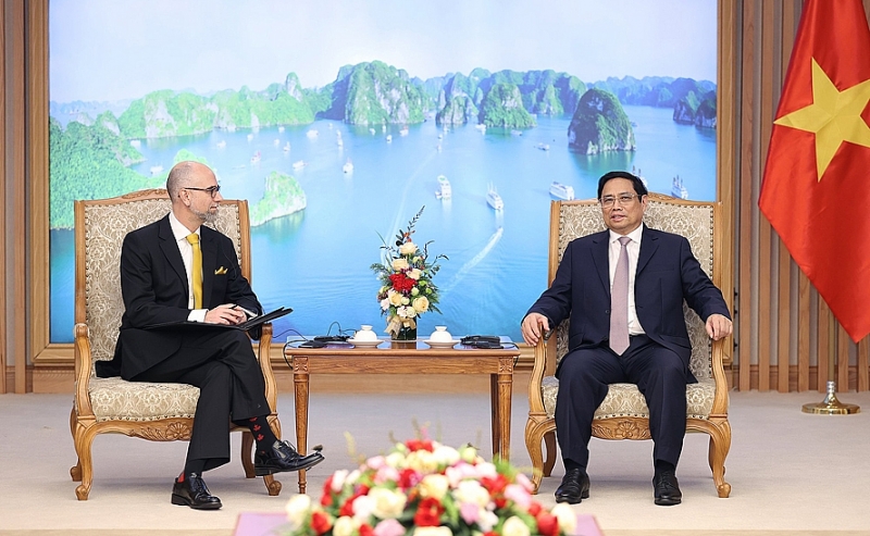 លោក Pham Minh Chinh នាយករដ្ឋមន្ត្រី ទទួលជួប លោក Shawn Perry Steil ឯកអគ្គរដ្ឋទូតកាណាដាប្រចាំនៅវៀតណាម លោក Pham Minh Chinh នាយករដ្ឋមន្ត្រី ទទួលជួប លោក Shawn Perry Steil ឯកអគ្គរដ្ឋទូតកាណាដាប្រចាំនៅវៀតណាម