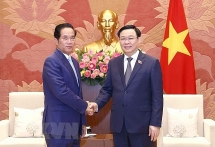 ប្រធានរដ្ឋសភាវៀតណាមអញ្ជើញទទួលជួបគណៈប្រតិភូជាន់ខ្ពស់ពីរាជធានីភ្នំពេញ ព្រះរាជាណាចក្រកម្ពុជា