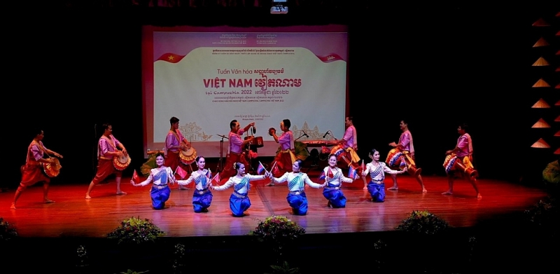 ការផ្លាស់ប្តូរវប្បធម៌រឹតចំណងមិត្តភាពរវាងវៀតណាមនិងកម្ពុជា ការផ្លាស់ប្តូរវប្បធម៌រឹតចំណងមិត្តភាពរវាងវៀតណាមនិងកម្ពុជា