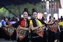 លើកតម្កើងសិល្បៈរបាំ Xoe របស់ជនជាតិ Thai (ប្រទេសវៀតណាម) - បេតិកភណ្ឌវប្បធម៌អរូបីតំណាងនៃមនុស្សជាតិ