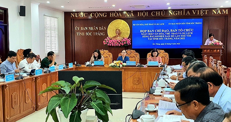 ទិដ្ឋភាពនៃកិច្ចប្រជុំគណៈរៀបចំទិវាបុណ្យវប្បធម៌ កីឡា និងទេសចរណ៍ជនជាតិខ្មែរភាគខាងត្បូងលើកទី៨ នៅខេត្ត Soc Trang ឆ្នាំ២០២២។ (រូបថត៖ daibieunhandan)