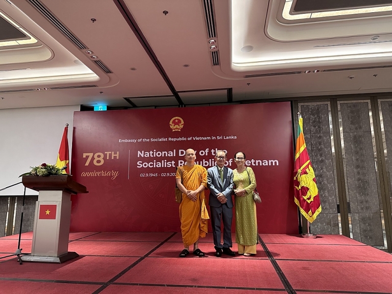 លោក​គ្រូ Phap Quang បាន​ចូល​រួម​ពិធី​បុណ្យ​ជាតិ​នៅ​ប្រទេស​ស្រីលង្កា។