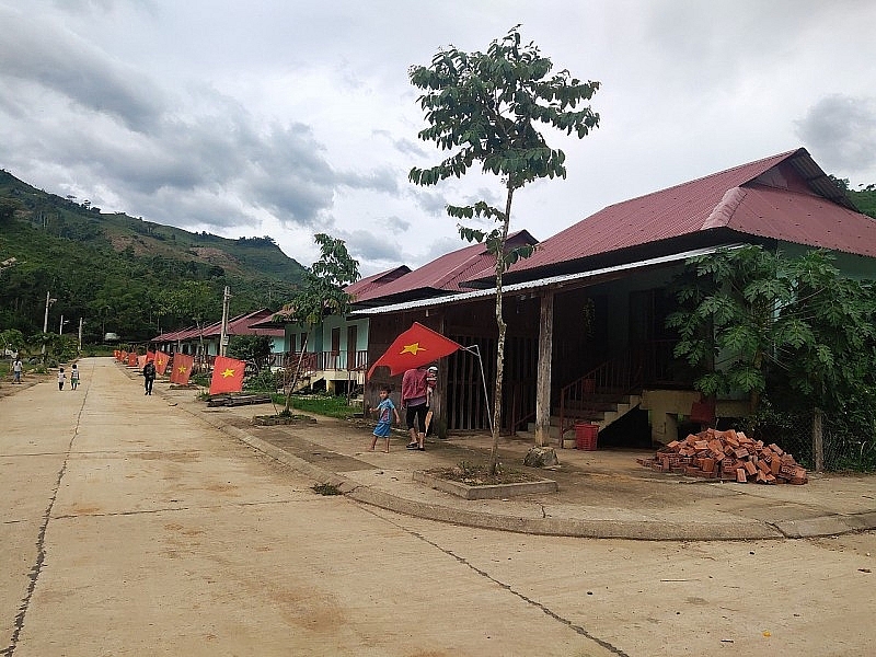 ជ្រុងមួយនៃតំបន់លំនៅដ្ឋាន Bang La ក្នុងថ្ងៃថ្មី។ ជ្រុងមួយនៃតំបន់លំនៅដ្ឋាន Bang La ក្នុងថ្ងៃថ្មី។